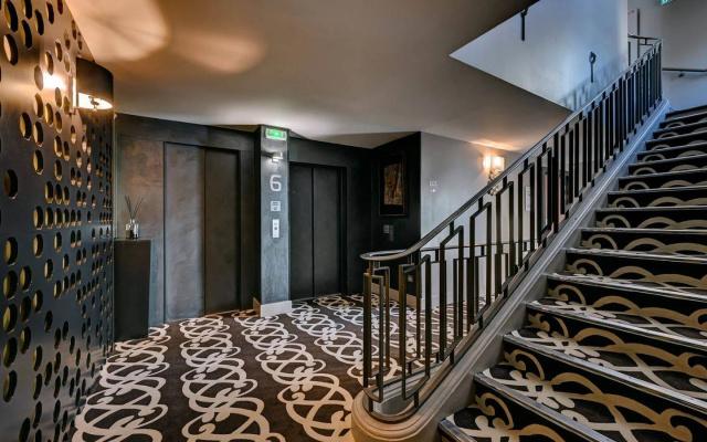 The One Alma Paris