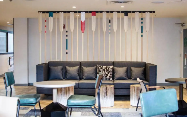 Freepoint Cambridge, Tapestry Collection By Hilton