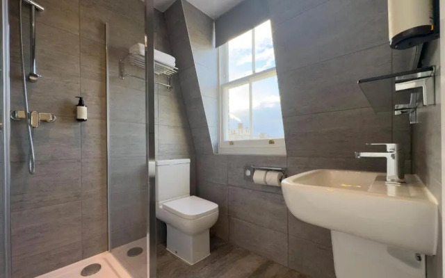 Berjaya Eden Park London Hotel