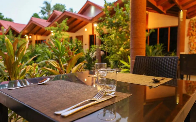 Thoddoo Beach Holiday Inn