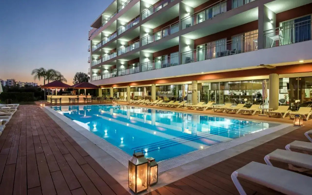 Areias Village Beach Suite Hotel