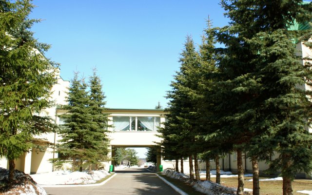 Emmaus Volga Club Country Hotel