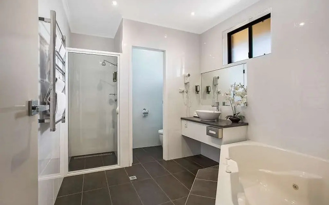 Comfort Inn May Park