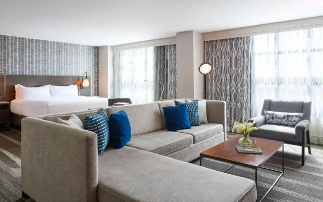 Renaissance Los Angeles Airport Hotel