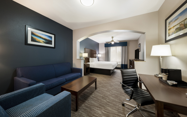 Best Western Plus Lake Dallas Inn & Suites