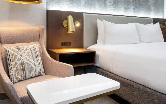 Crowne Plaza Toronto Airport by IHG