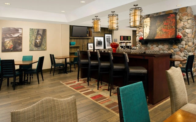 Hampton Inn Kansas City The Legends