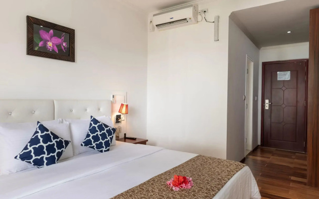 Sun Tan Beach Hotel