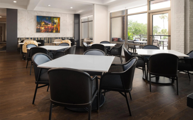 Hilton Garden Inn Charleston Waterfront/Downtown