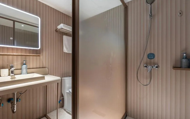 Hanting Express Shanghai Hongqiao Huqingping Road