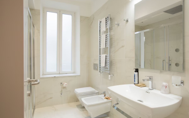 Floris Hotel