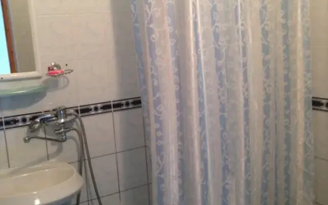 Izumrudny Guesthouse