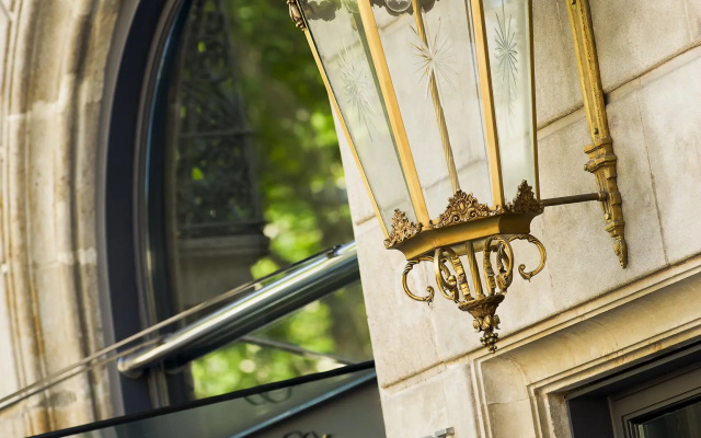 Bagues, a Small Luxury s of the World