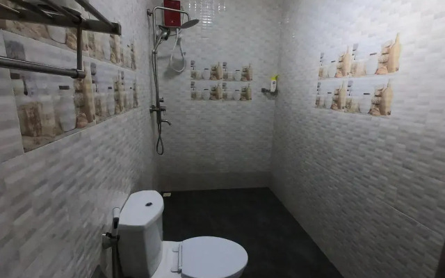 Ariston Dhangethi Inn