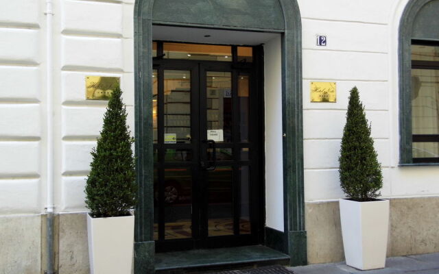 Raeli Hotel Noto