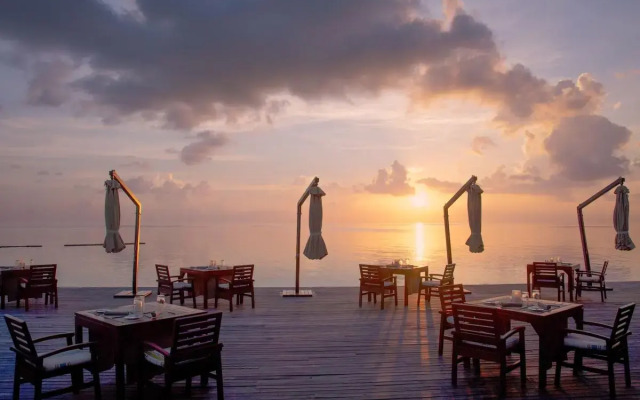 Coco Bodu Hithi Resort