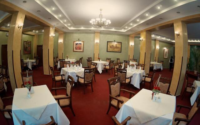 Отель Украина