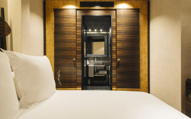 Bagues, a Small Luxury s of the World