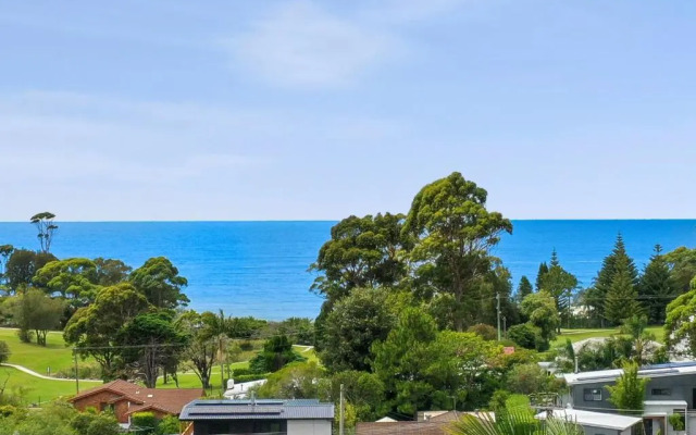 Mollymook Ocean View Motel - Welcoming Guests 18 Years and Older