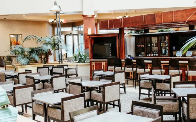 Hotel Topeka at City Center