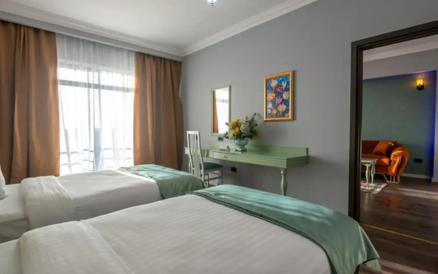 Phoenicia Express Hotel