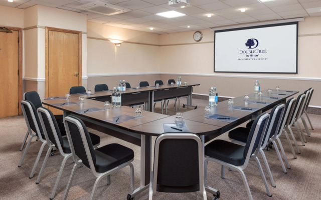 DoubleTree by Hilton Manchester Airport