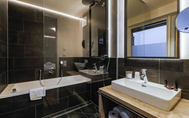 24 by AvenidA - Mountain Hotel