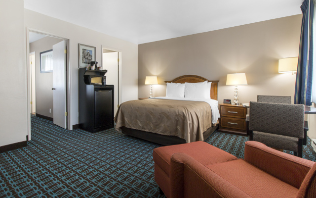 BaySide Inn & Suites Eureka
