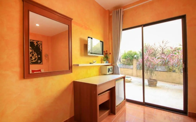 Ban Elephant Blanc Apartment