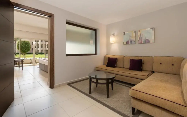 JAZ Elite Crystal, Almaza Bay