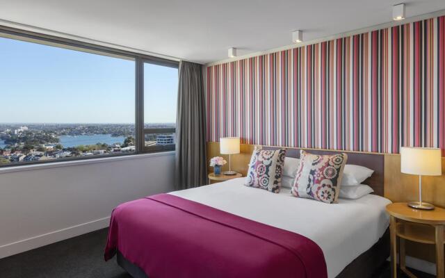 View Sydney ( North Sydney Harbourview Hotel)