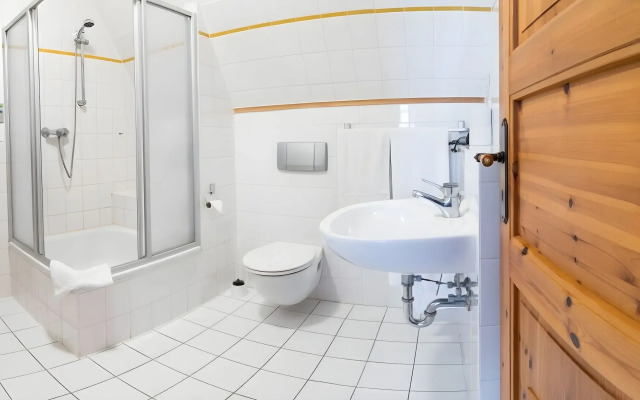 Hotel Rügenschmiede vis a vis Hiddensee