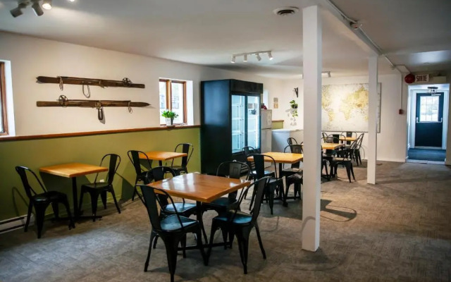 Хостел Manitonga