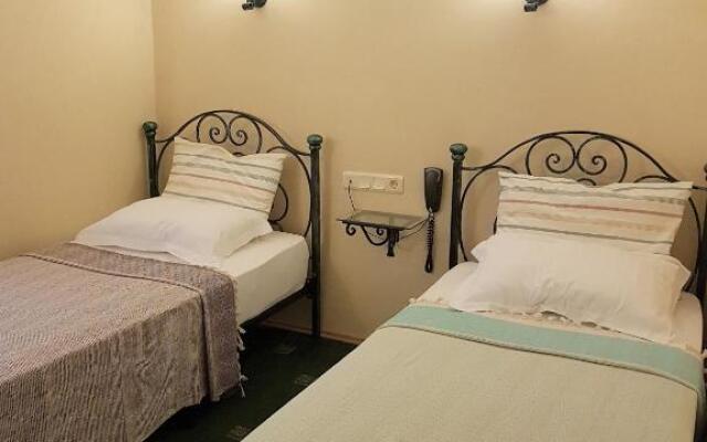 A&B Home Hotel