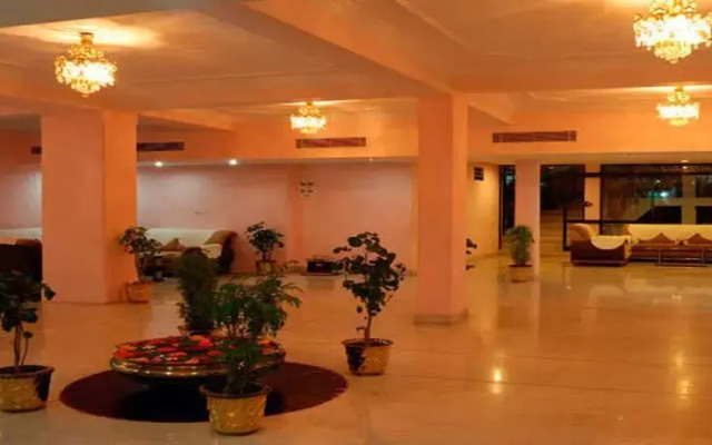 SRM Hotel Maraimalai Nagar