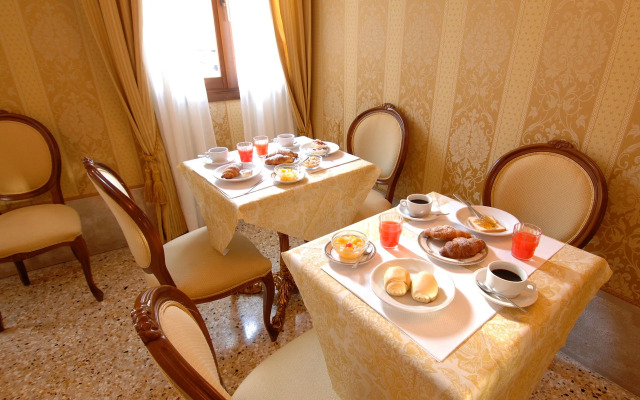 Hotel Canal