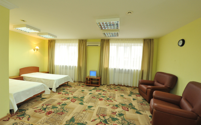 Neftyanik Hotel