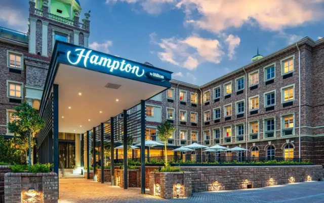 Hampton By Hilton Sandton Grayston