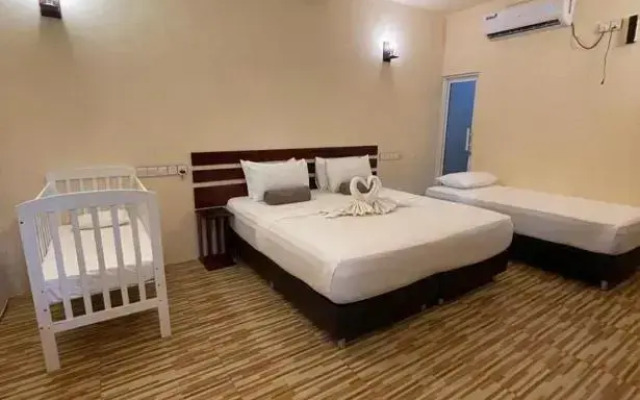 Shoreline Grand Hotel