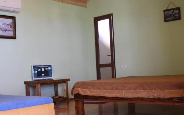 Zhemchuzhina Meganoma Guest House