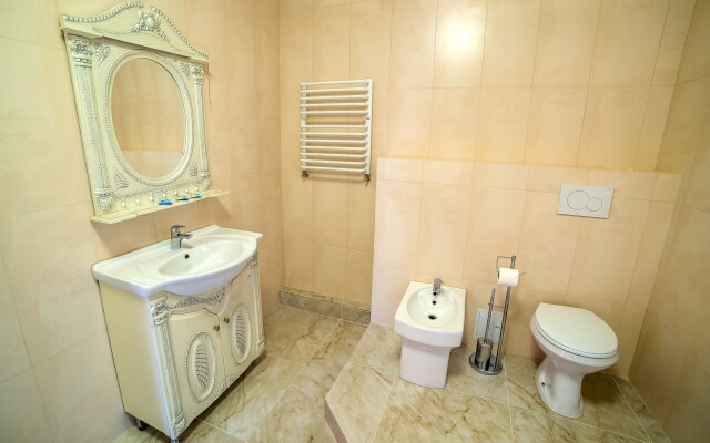 Hotel Complex Globus