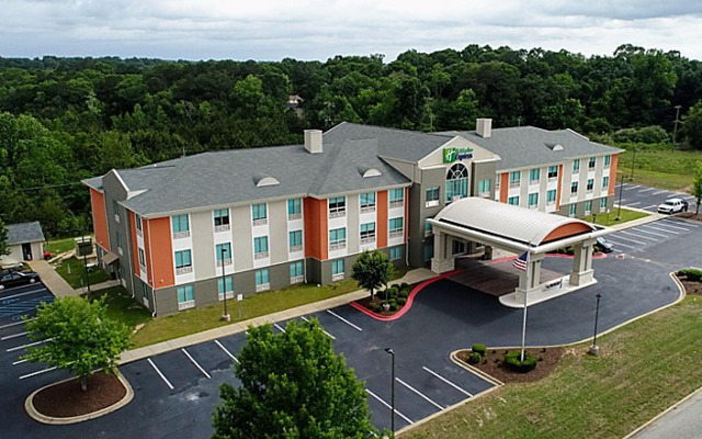 Plaza Inn and Suites