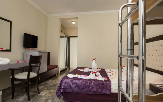 Club Akman Beach Hotel