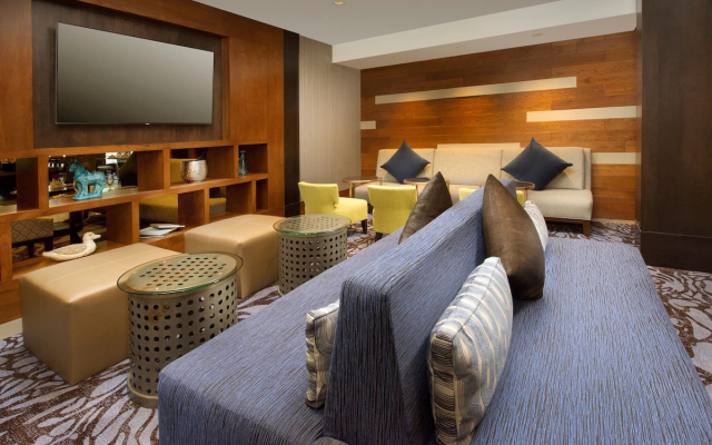 Отель Skybridge Seattle Airport