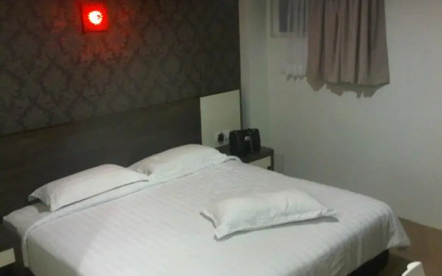Seasons Boutique Hotel