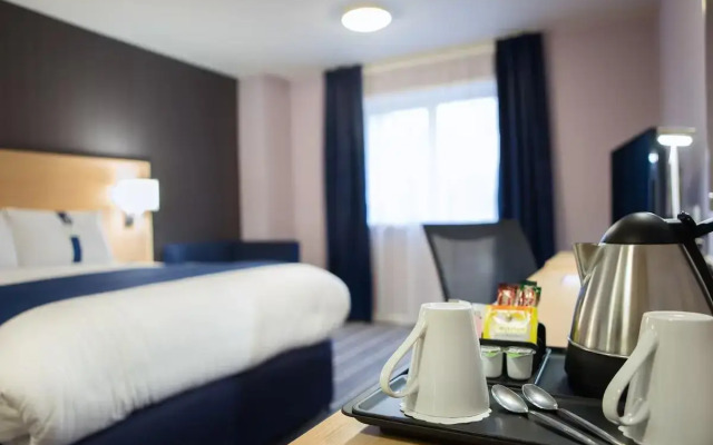 Holiday Inn Express Manchester Airport by IHG