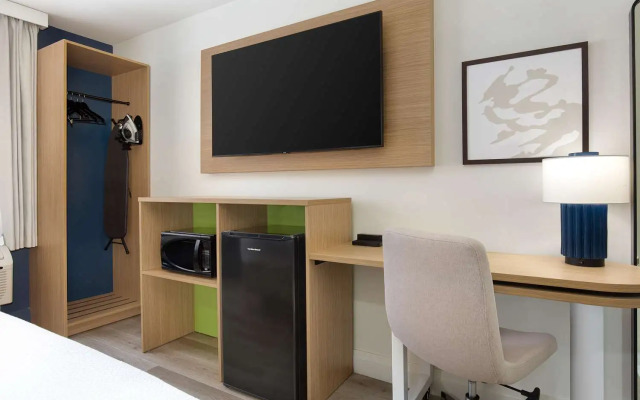 Spark by Hilton Brockville