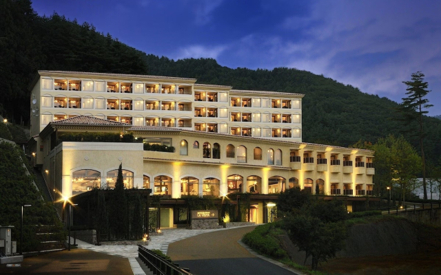 Отель La Vista Fuji Kawaguchiko