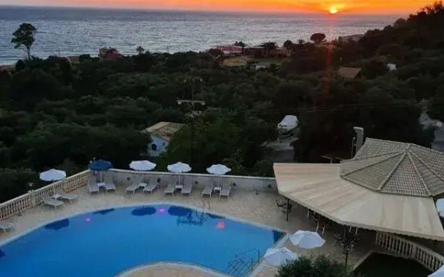Aloha Hotel