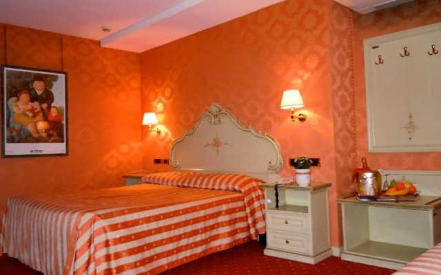 Lux Hotel